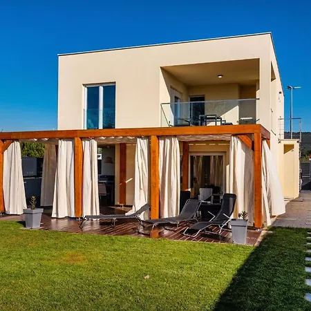 The Base Villa Bibinje